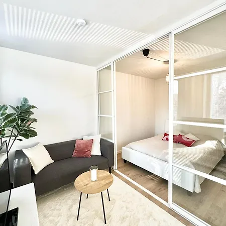 Designin Golden In The Center - Near Saerkaenniemi Apartment *